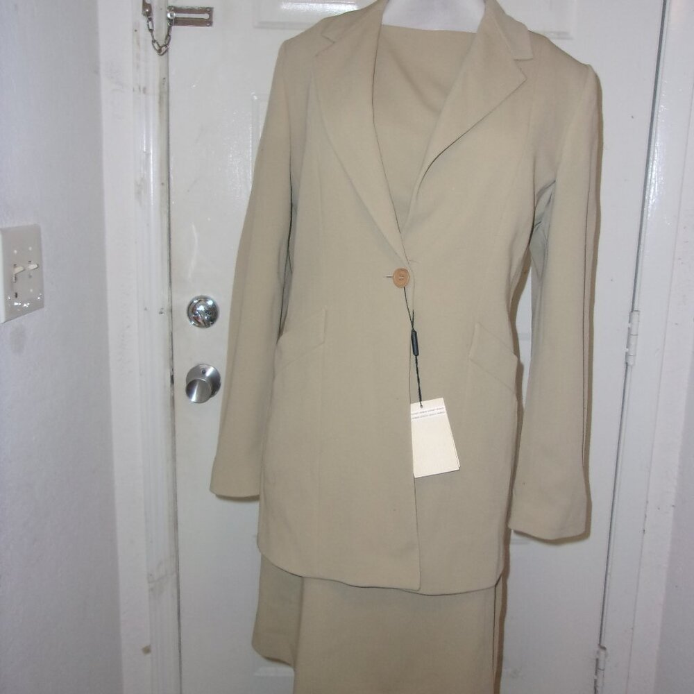 NWT EMPORIO ARMANI TAUPE 2 PIECE WOOL DRESS SUIT 40 ITALY (USA 4)